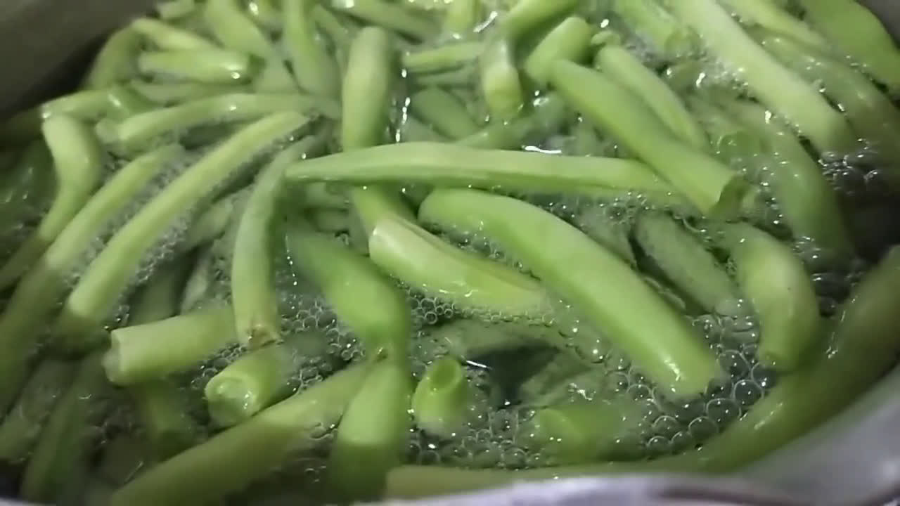 Une image de l'étape 1 de Escalope de dinde et haricots verts.