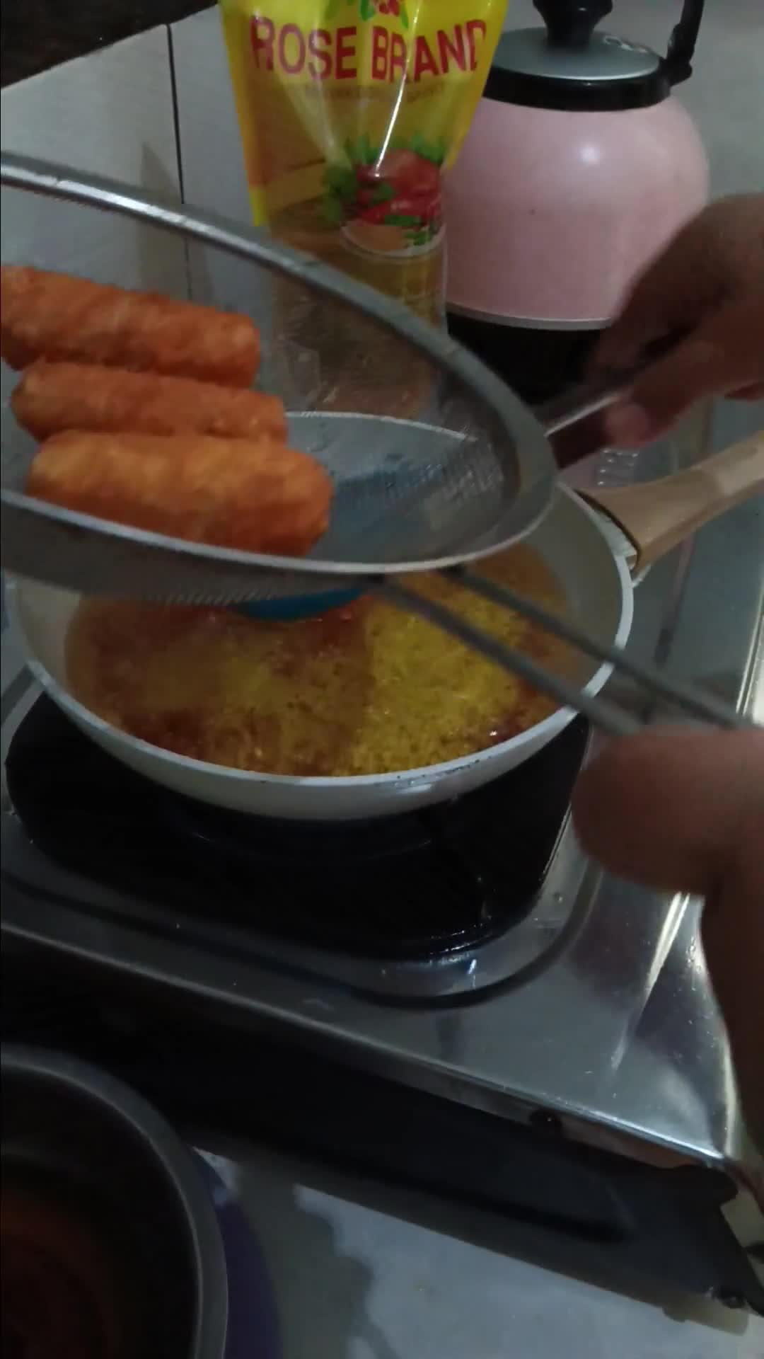 Foto langkah ke 13 dari resep Risoles rogout sayur lipat amplop dan segitiga.