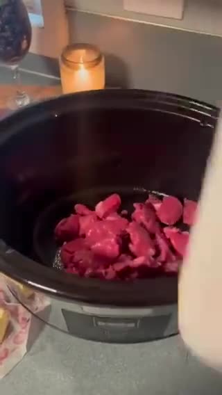 A picture of step 1 of Crockpot stew meat over egg noodles.
