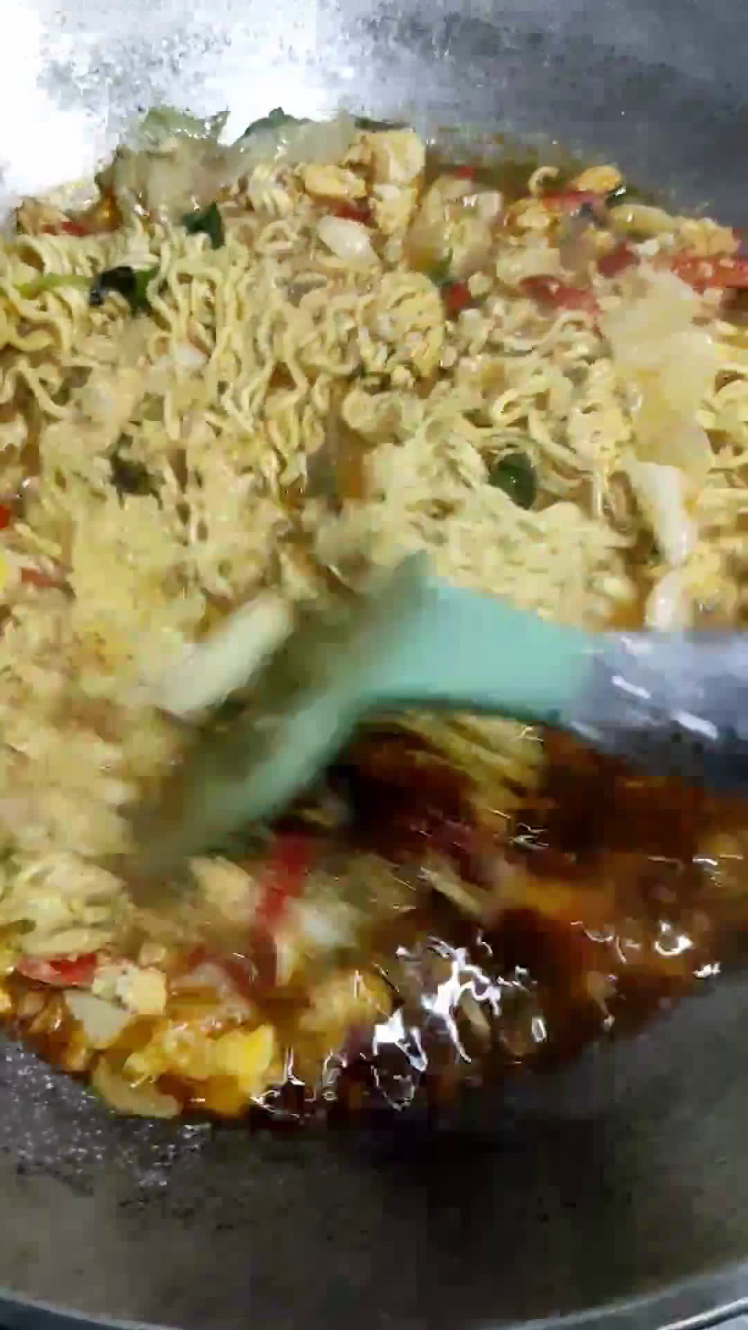 Foto langkah ke 8 dari resep Mie Dog-dog Indomie ala Jogja.