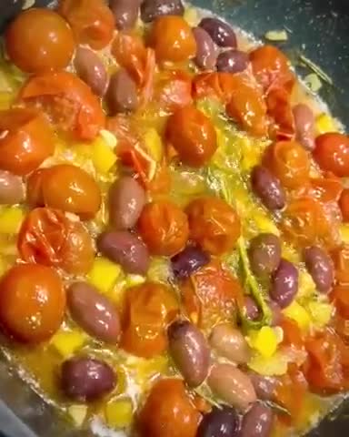Foto del paso 3 de la receta: Cherrys confitados sobre hummus