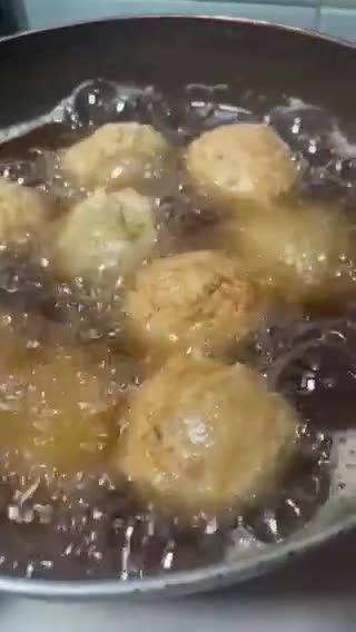 Foto langkah ke 2 dari resep Bakso ayam goreng merekah.