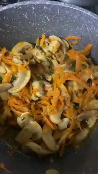 Foto del paso 2 de la receta: Crema con champiñón y verduras