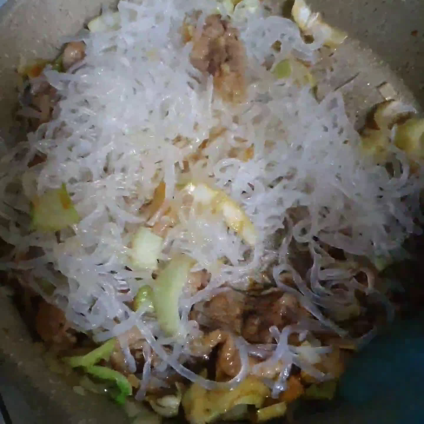 Foto langkah ke 5 dari resep 369. Mi Shirataki Goreng Pedas.