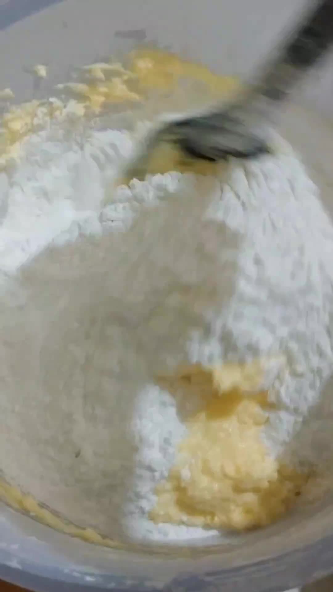 Foto langkah ke 6 dari resep Kue Sagu Keju.
