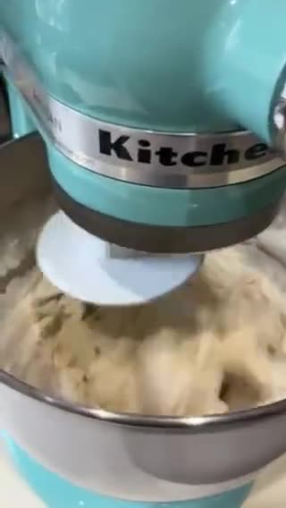Foto del paso 5 de la receta: Coca de cebolla con bacon!