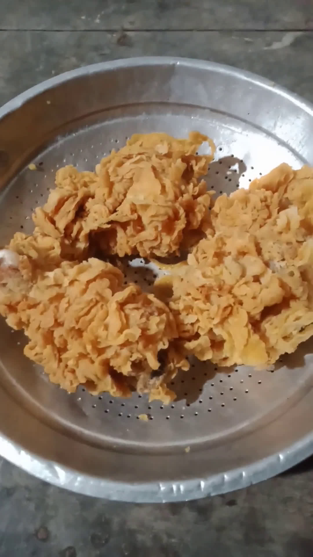 Foto langkah ke 6 dari resep Ayam Keriting KFC Kw Plus Video.