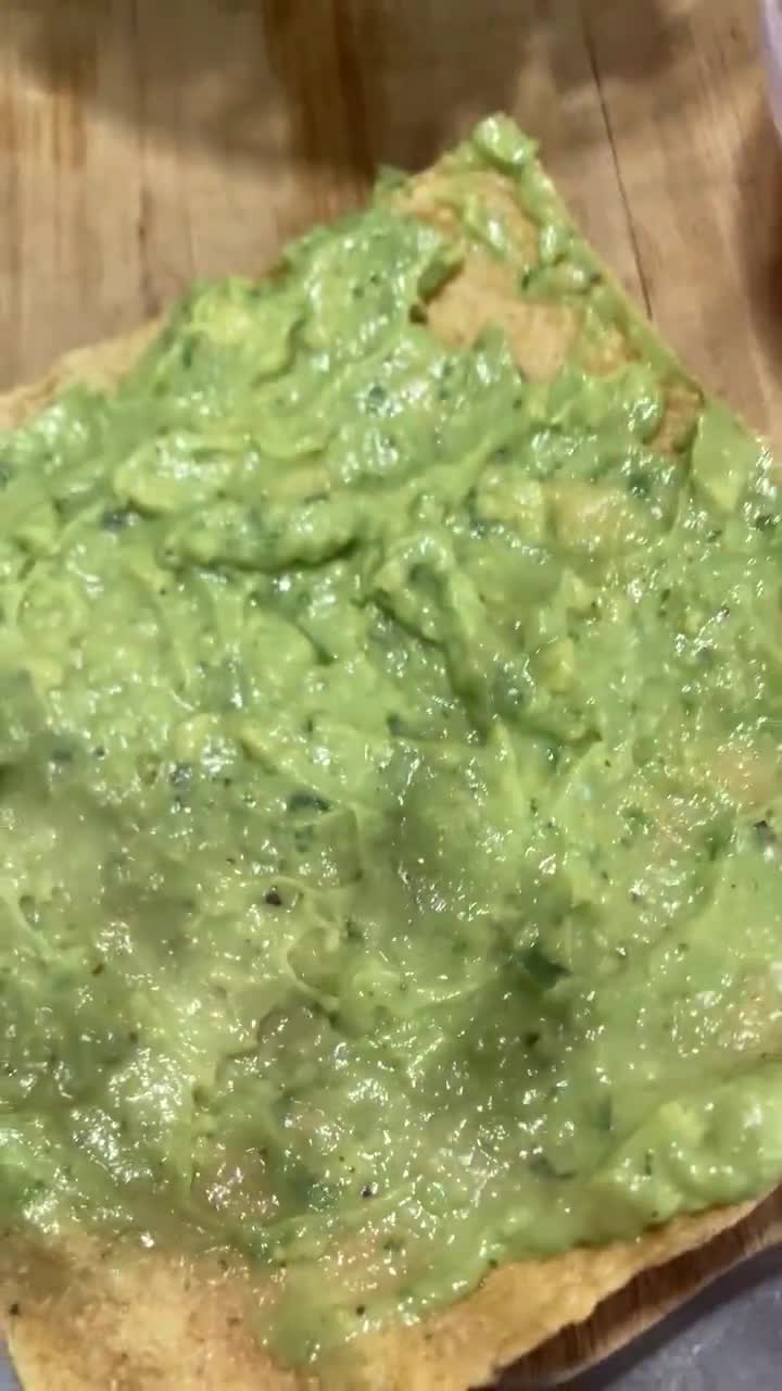 Foto del paso 2 de la receta: Tostadas de Guacamole 🥑
