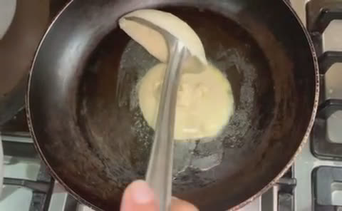 A picture of step 2 of Pancakes 🥞.