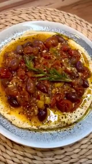 Foto del paso 6 de la receta: Cherrys confitados sobre hummus