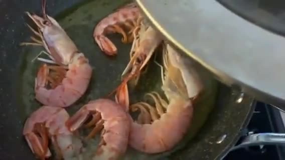 Foto del passaggio 2 della ricetta Paccheri al sapore di mare