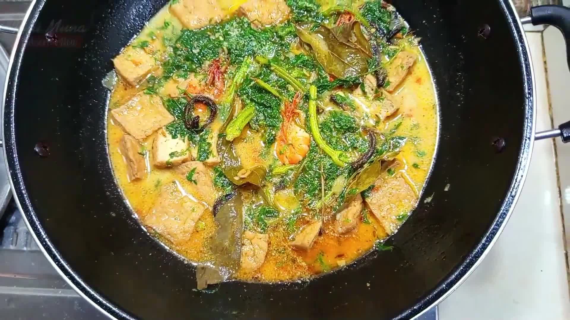 Foto langkah ke 9 dari resep Resep Gulai Santan Enak Daun Kenikir.