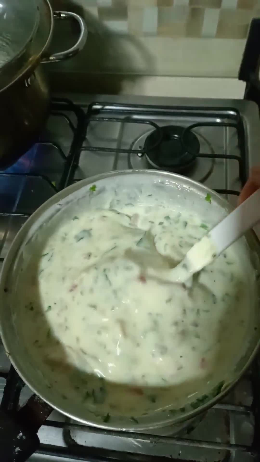 Foto del paso 4 de la receta: Mi salsa caruso, con moñitas