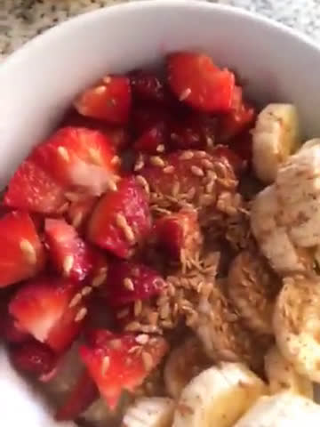 Foto del paso 3 de la receta: Porridge con fresas y plátano