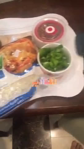 صورة لخطوة 1 من وصفة بيتزا