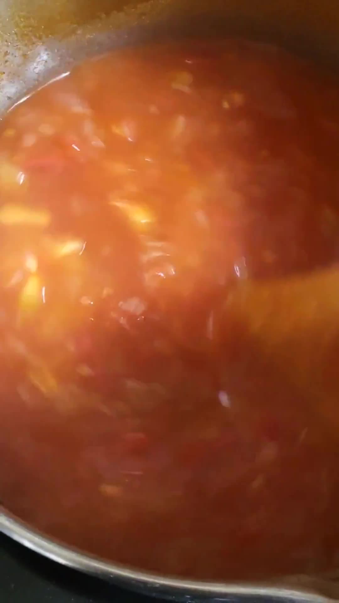 Foto langkah ke 3 dari resep Tomato Eggdrop Soup.