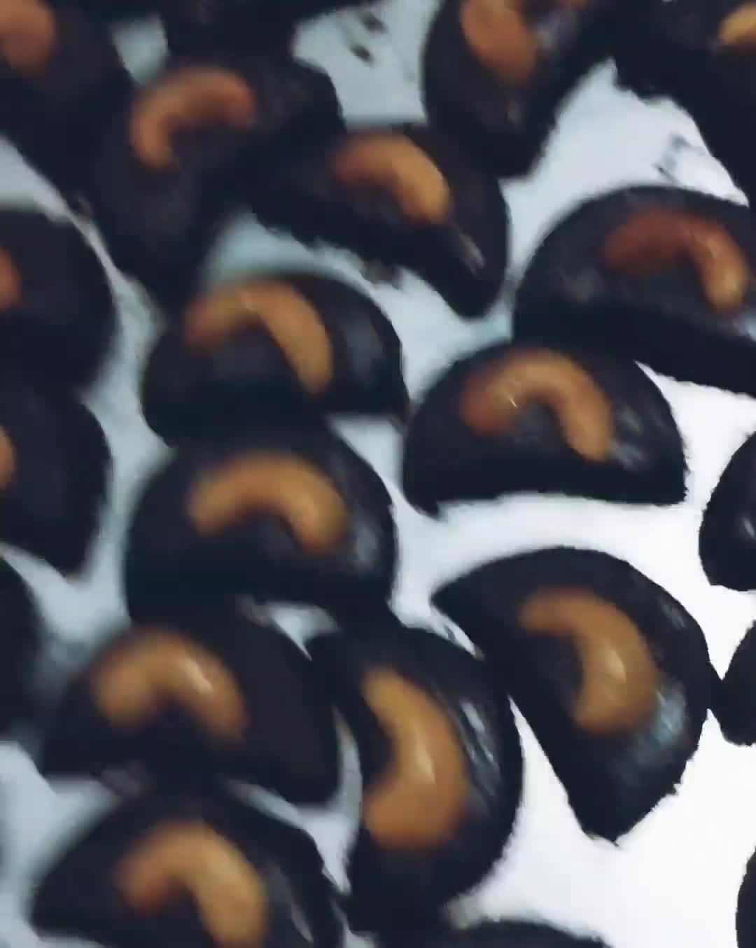 Foto langkah ke 10 dari resep Kue Coklat Mete Kriuk Yummy.