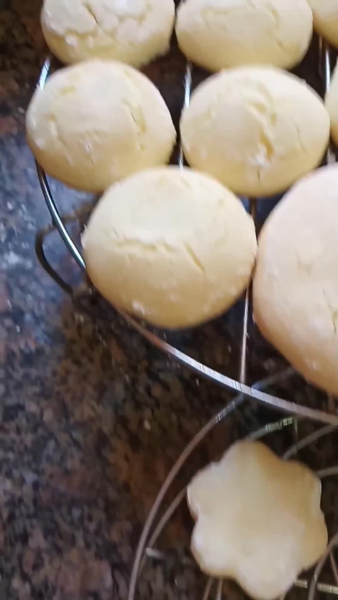 Foto del paso 6 de la receta: Alfajores de maicena sin gluten, con aceite