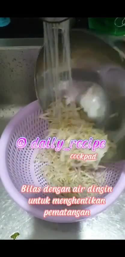 Foto langkah ke 2 dari resep Rujak Kangkung.