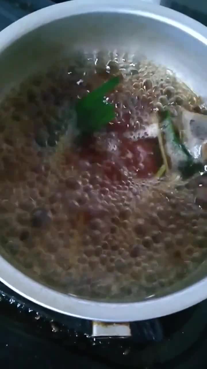 Foto langkah ke 2 dari resep Teh susu jahe rempah.