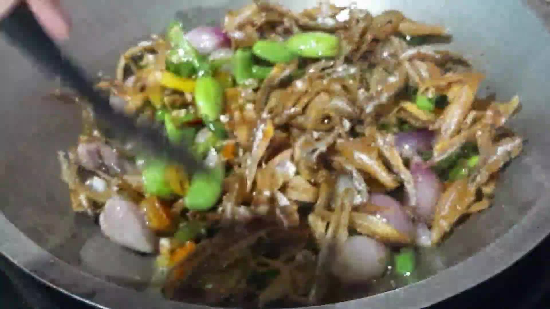 Foto langkah ke 2 dari resep Tumis Bawang Teri.