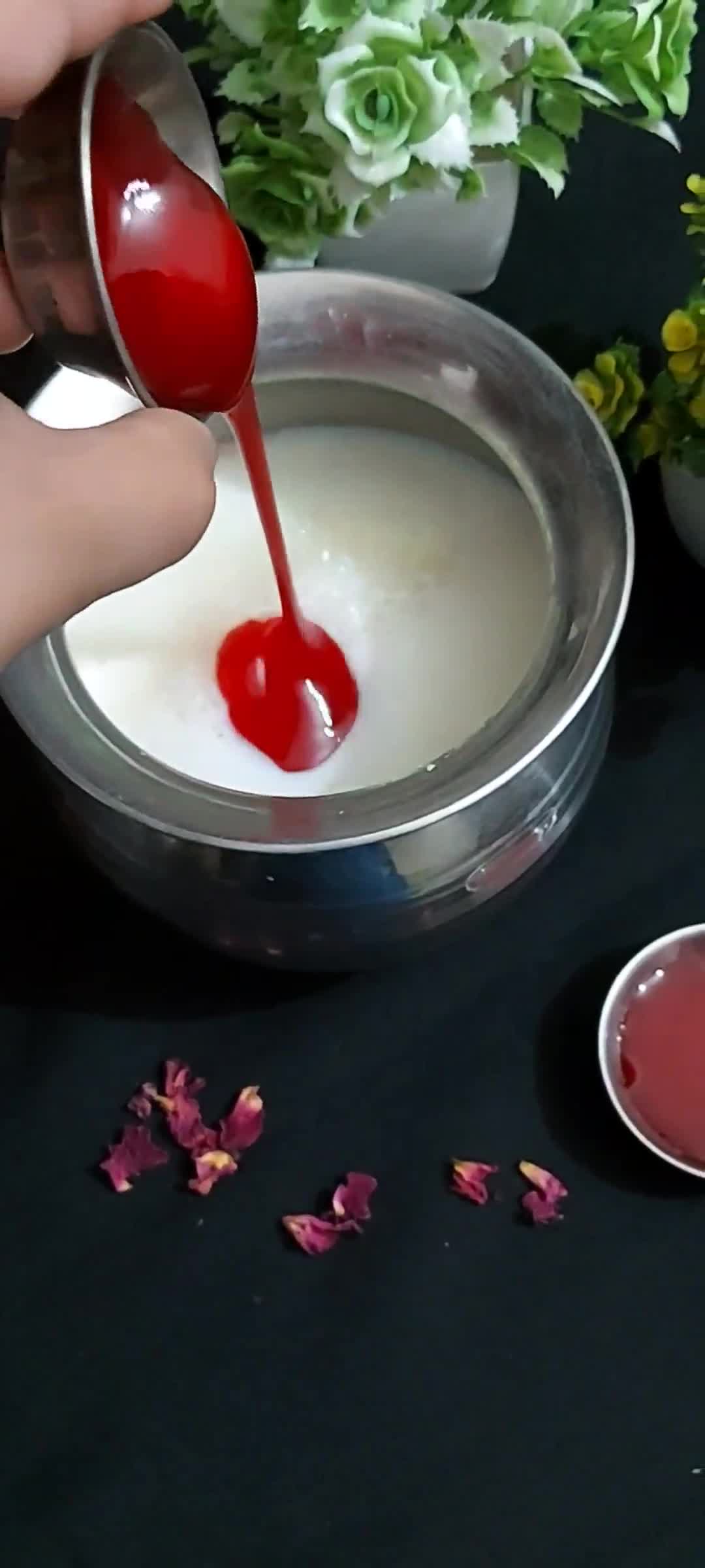 रोज़ लस्सी विद आइसक्रीम (rose lassi with ice cream recipe in Hindi) रेसिपी चरण 2 फोटो