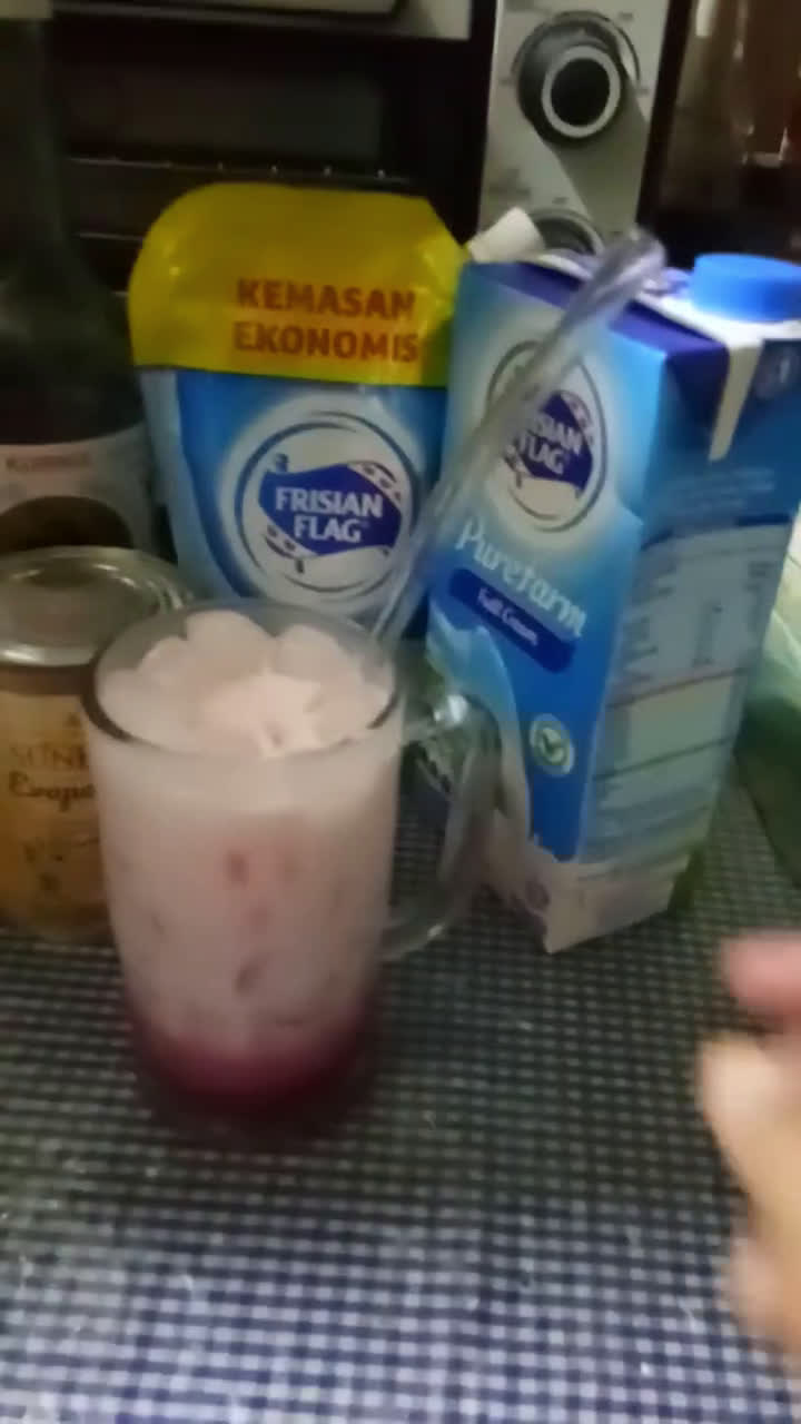 Foto langkah ke 1 dari resep Pink Lava ala Richeese.