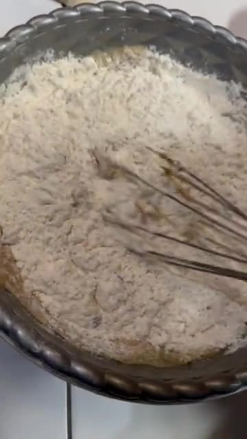 Foto langkah ke 2 dari resep Banana Muffin coklat.