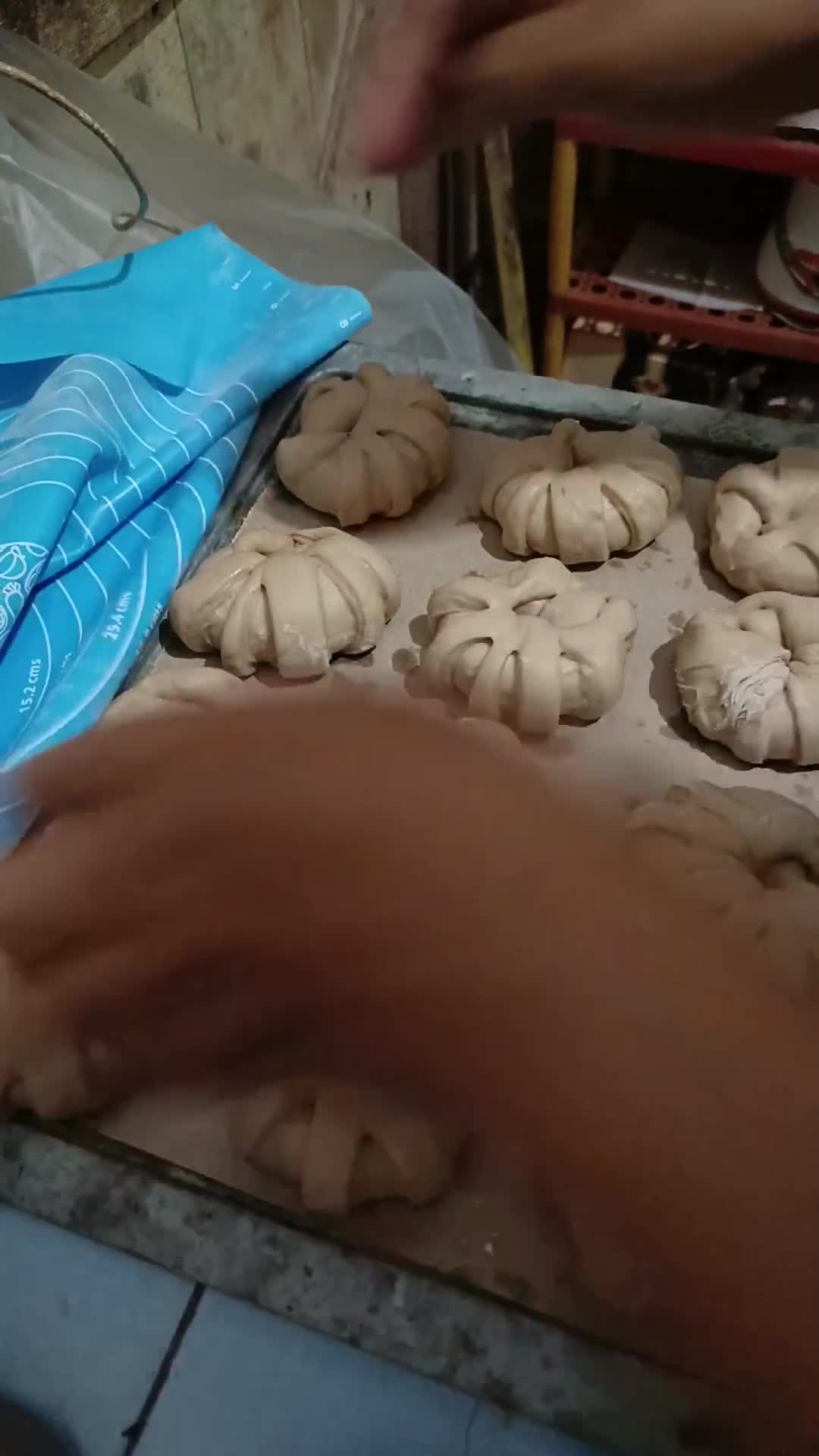 Foto langkah ke 16 dari resep Roti cokelat.