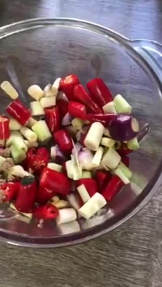 Gambar langkah 1 resipi Pes Nasi Ulam.
