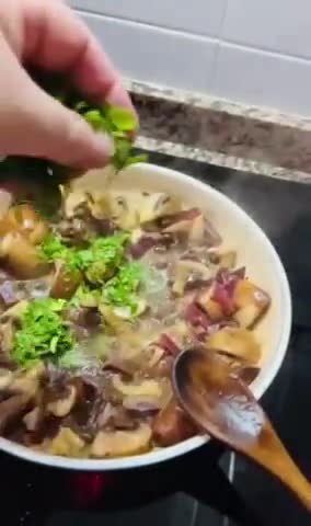 Foto del paso 3 de la receta: Setas con jamón a la cerveza 🍺 🍄‍🟫 🍄 🍺