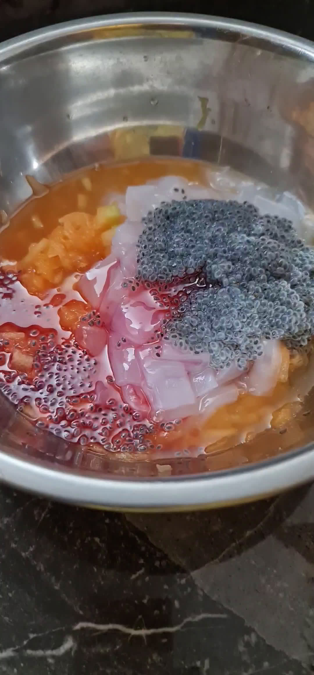 Foto langkah ke 3 dari resep Es Melon Serut Nata De Coco.