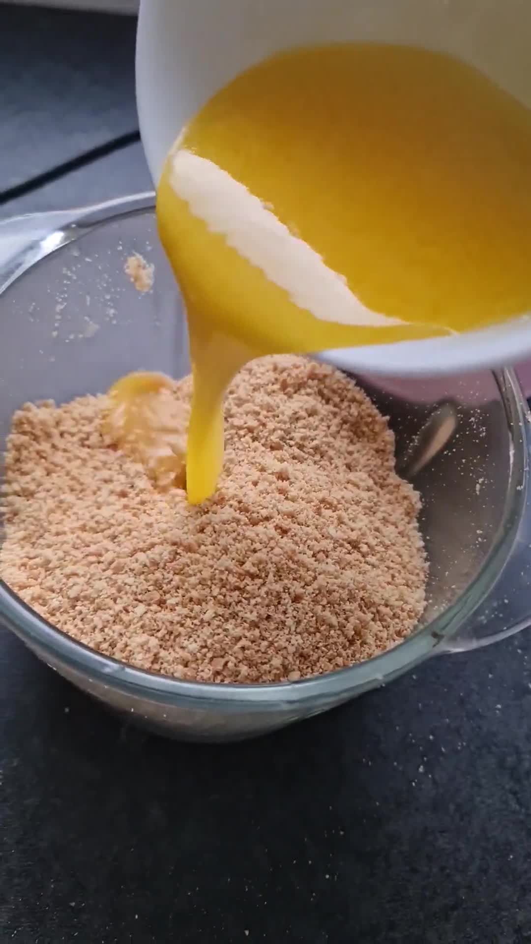 Foto del paso 2 de la receta: Tarta de queso sin horno fácil (no baked cheesecake)