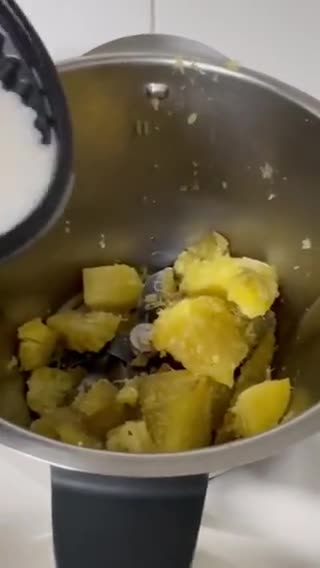 Foto del passaggio 1 della ricetta Muffin di Patate Dolci e Cioccolato
