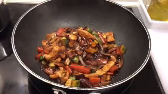 Foto del paso 3 de la receta: Tallarines de arroz al wok con setas shiitake 🍂🍂🍄🍄