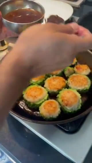 Foto del paso 5 de la receta: Balsamina rellena de pescado (comida china)