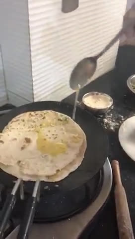आलू पराठा (Aloo Paratha recipe in Hindi) रेसिपी चरण 4 फोटो