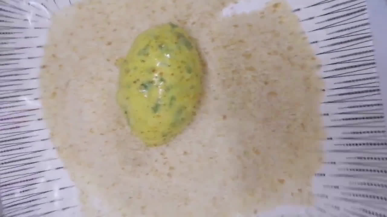 صورة لخطوة 5 من وصفة بيض مغلفه بالبطاطس وصفه لذيذه ورائعه🥚🥔