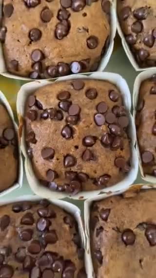 Foto langkah ke 4 dari resep Banana Muffin Simple No Mixer.
