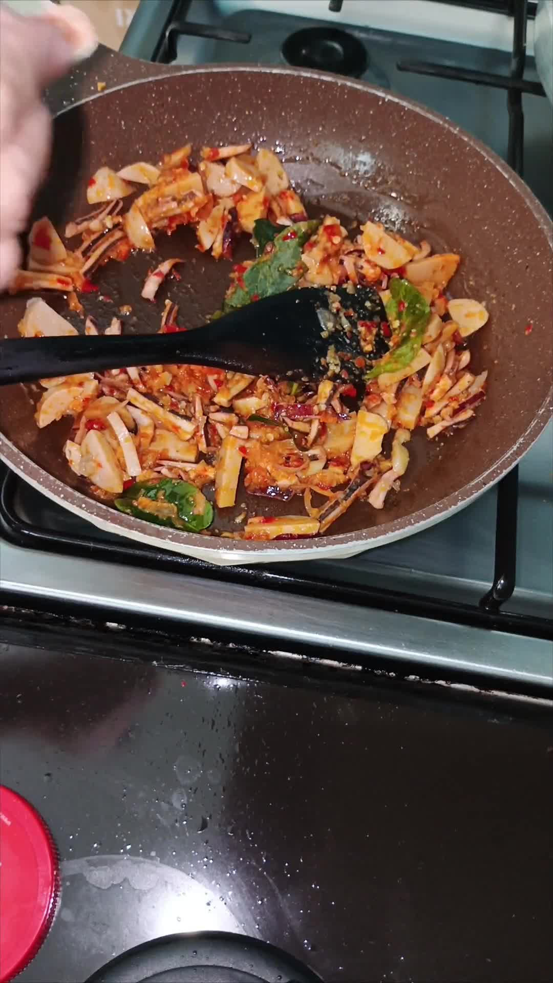 Foto langkah ke 4 dari resep Balado Cumi Bakso.