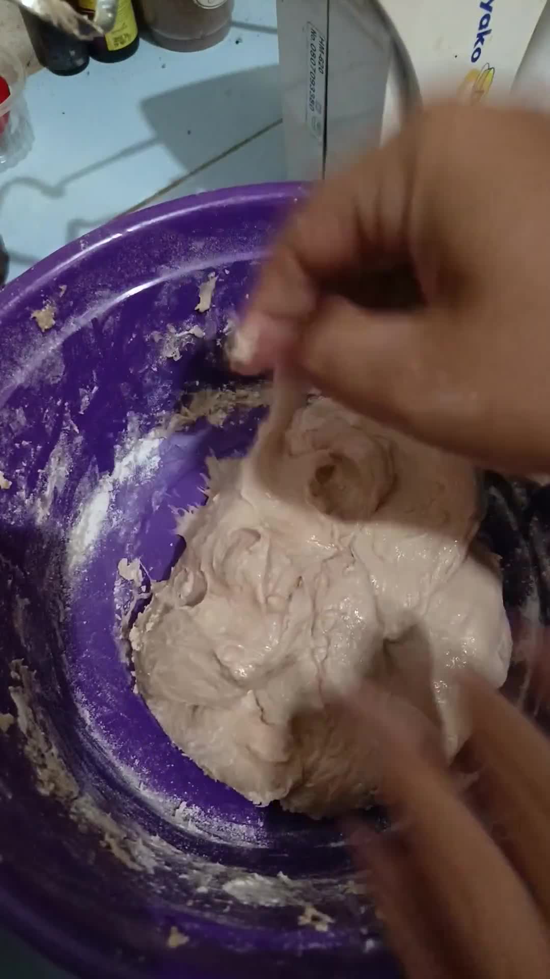 Foto langkah ke 9 dari resep Roti cokelat.