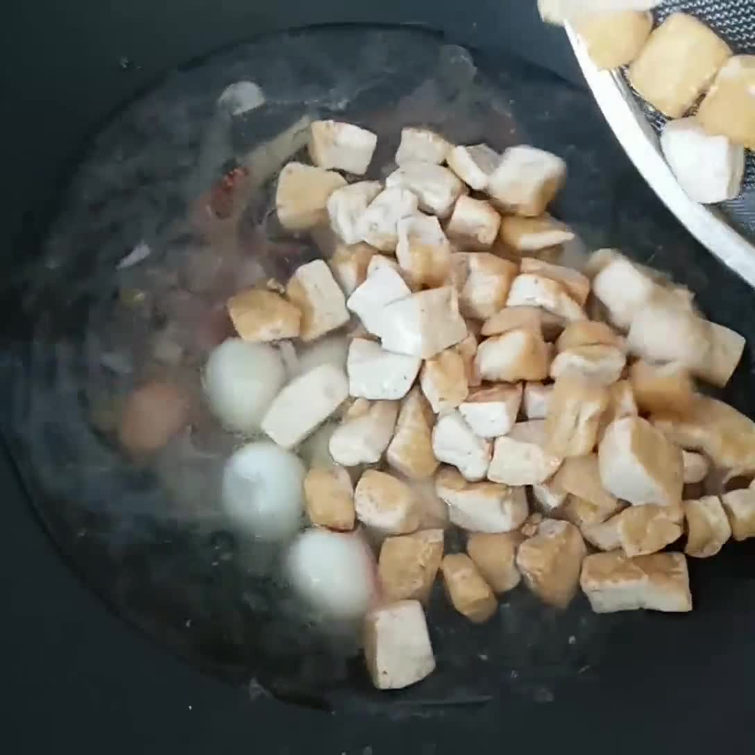 Foto langkah ke 3 dari resep Lodeh Tahu Telur Puyuh.