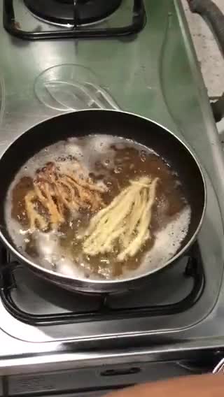 Foto langkah ke 5 dari resep Jamur Enoki Crispy.