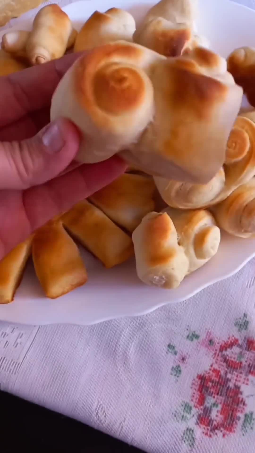 Foto del paso 8 de la receta: Cremona y Cuernitos (Súper Fácil)🥳