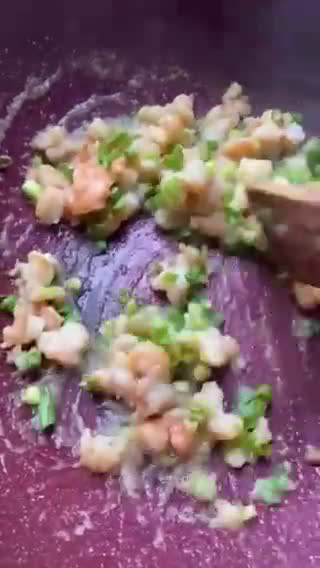 Foto langkah ke 2 dari resep Bola-Bola Nasi Goreng Udang.