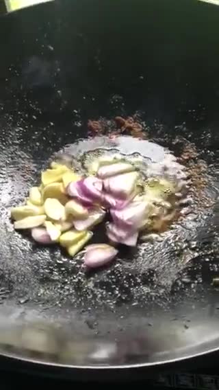 Gambar langkah 3 resipi Ayam Masak Kicap Shimeji.