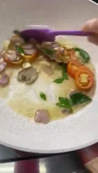 Foto langkah ke 1 dari resep Cumi Bumbu Kuning.