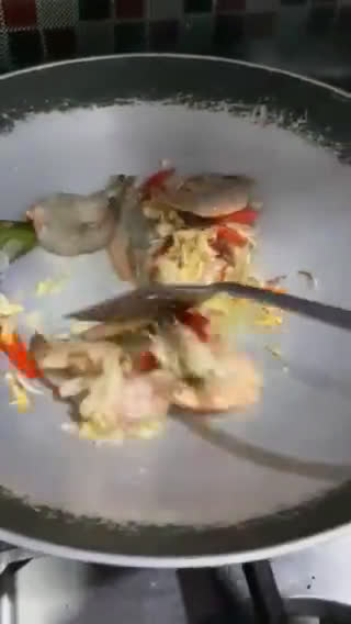 Foto langkah ke 3 dari resep Tumpeng Nasi Putih Sederhana.
