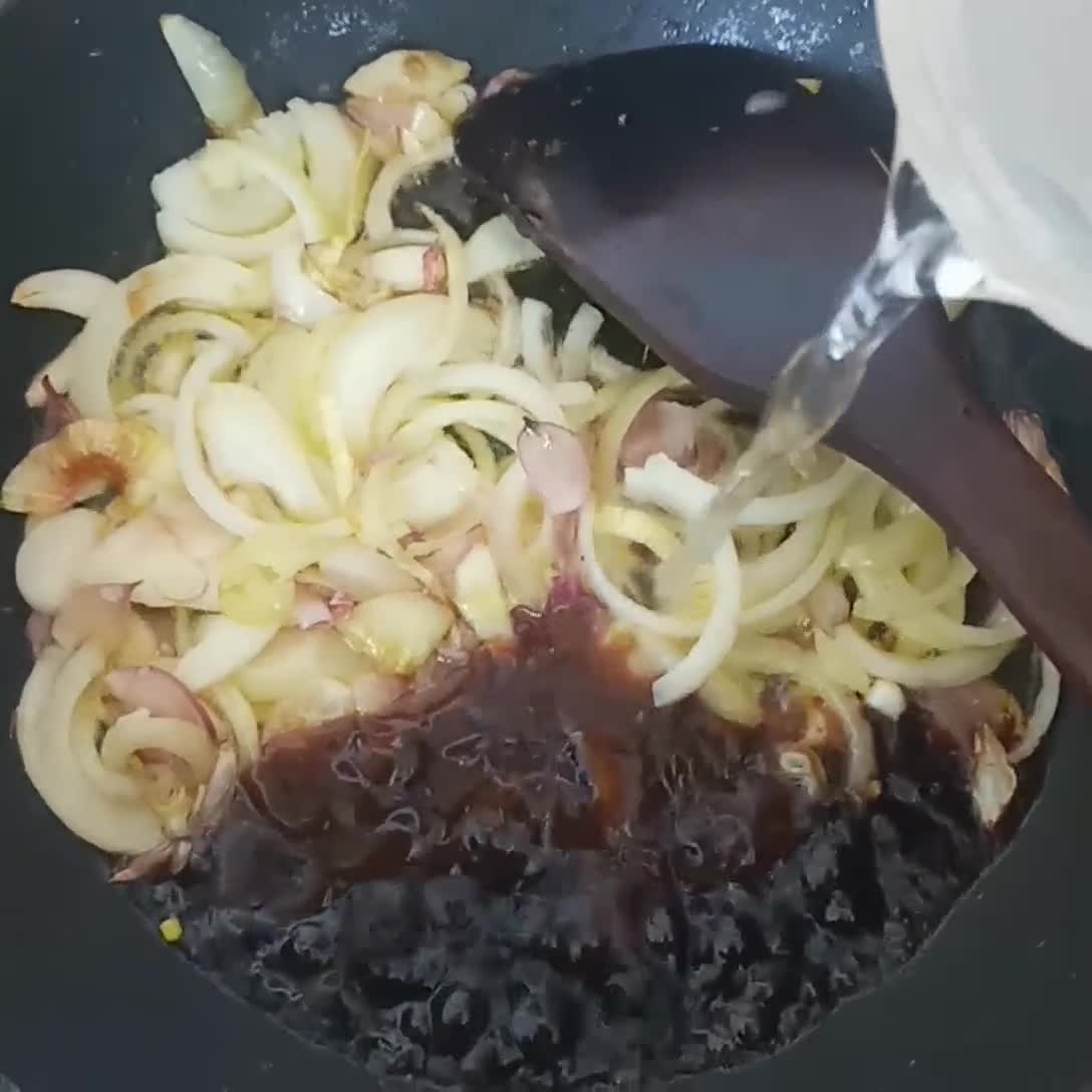 Foto langkah ke 3 dari resep Telur Goreng Mentega.