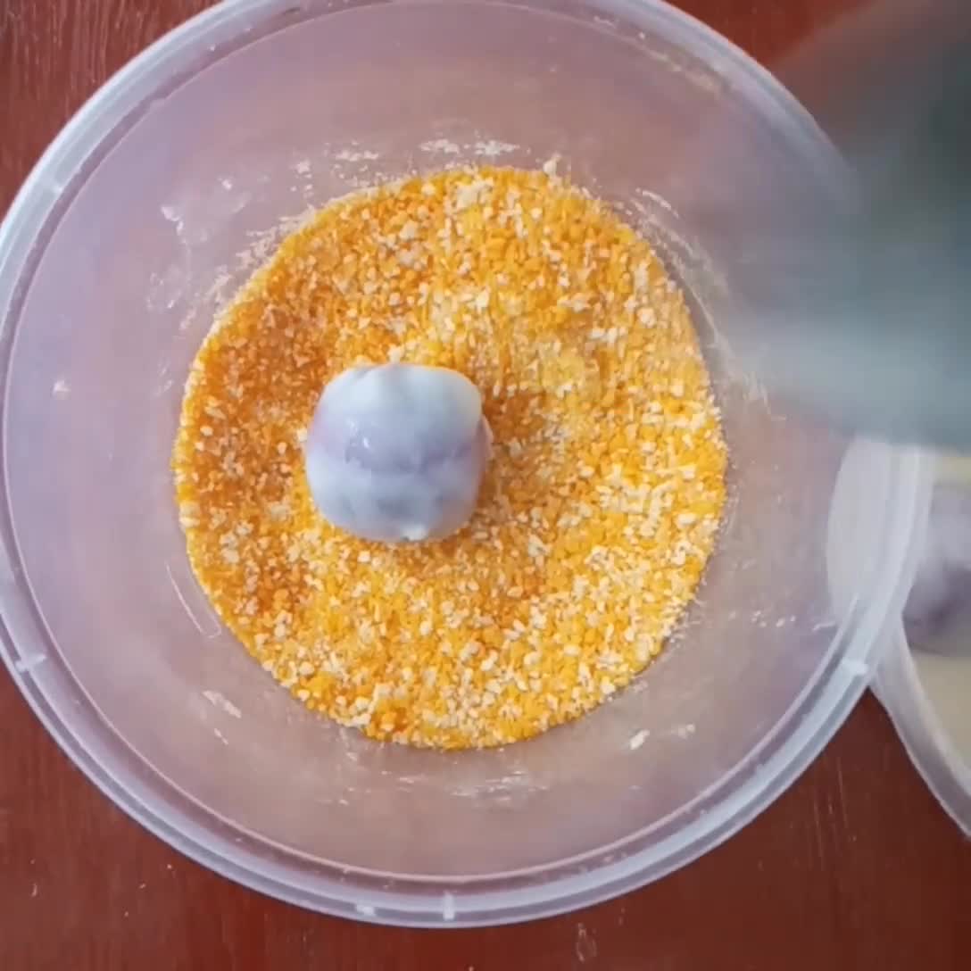 Foto langkah ke 4 dari resep Bola Ubi Cokelat Lumer.